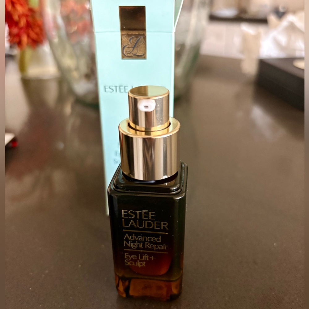 Estee Lauder Eye Lift + Sculpt Eye Cream